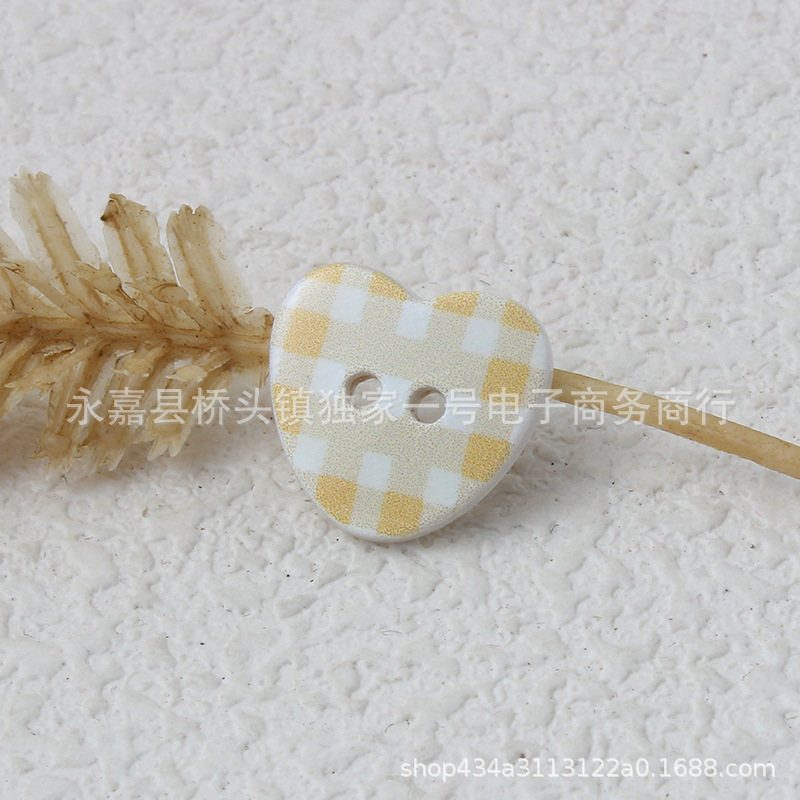 新款可爱格子爱心手工女装童装diy饰品贴画鞋服礼帽装饰扣子|undefined