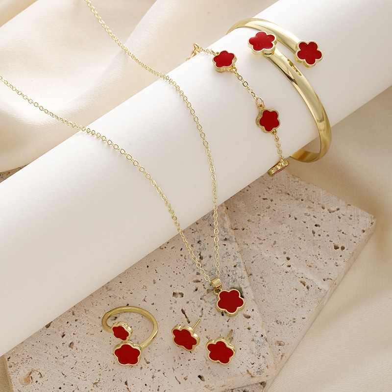 European and American-style luxury five-leaf clover jewelry set for women: necklace, bracelet, ring, earrings, and bangle – wholesale of alloy jewelry for cross-border sales