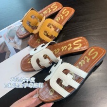 ���s���|E�����U��ʯ�^�yţƤ�C����ĸ������ЬŮ2026�ļ�H052313