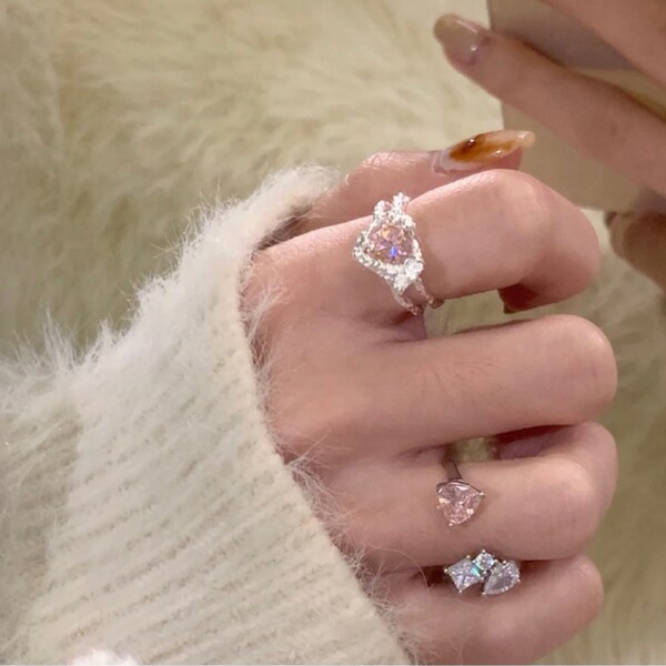 Fuchsia fashionable elegant ring with stone with zircon hip-hop…