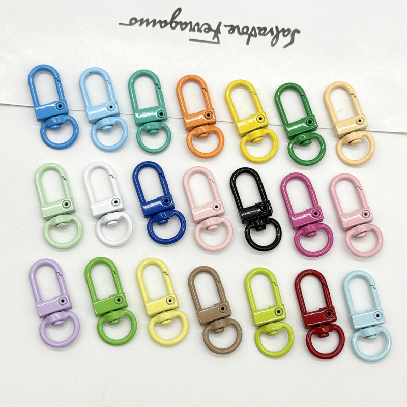Color small door buckle keychain accessories paint candy color spring buckle pendant diy jewelry luggage pendant U-shaped buckle Color small door buckle keychain accessories paint candy color spring buckle pendant diy jewelry luggage pendant U-shaped buckle