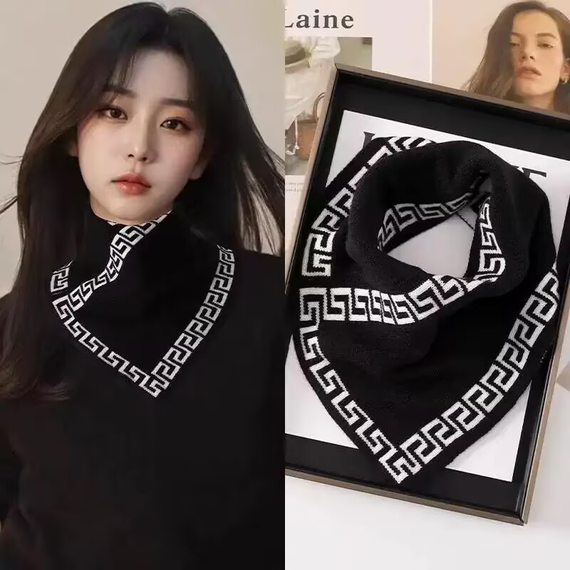 Winter fleece-lined double-layer triangular neck warmer, Korean-style versatile neck gaiter for women, suitable for cycling and outdoor activities, providing neck protection and warmth