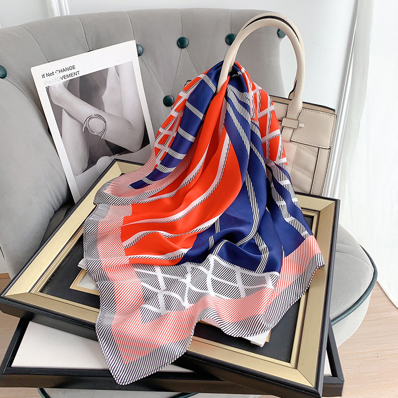 Pañuelo de seda bufanda cuadrada de alto grado de seda artificial Impresión de letras 70 pequeña bufanda cuadrada moda simple satén bufanda profesional personalización