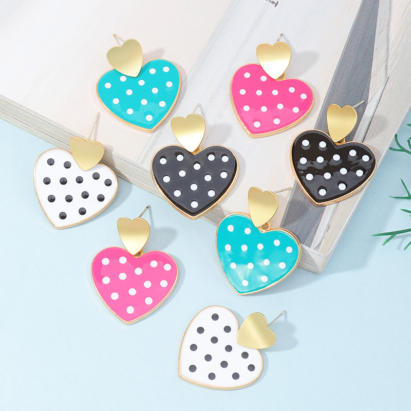 Retro Simple Polka Dot Peach Double Love Earrings display picture 3