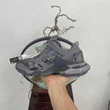 ����ԭ��С���ЈA�^ǰϵ���\�����eЬ�����¿��p�����U���ϵ�Ь