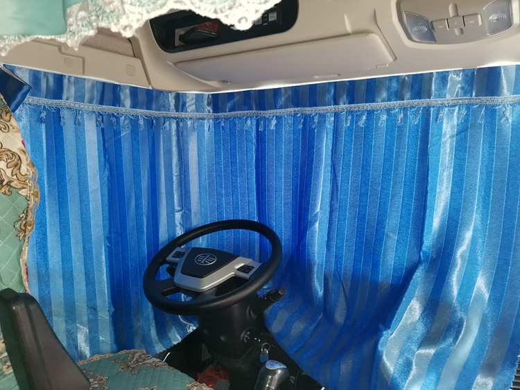 Large truck sleeper curtain shading temperature insulation curtain shading sunscreen four seasons universal crane excavator curtain manufacturer