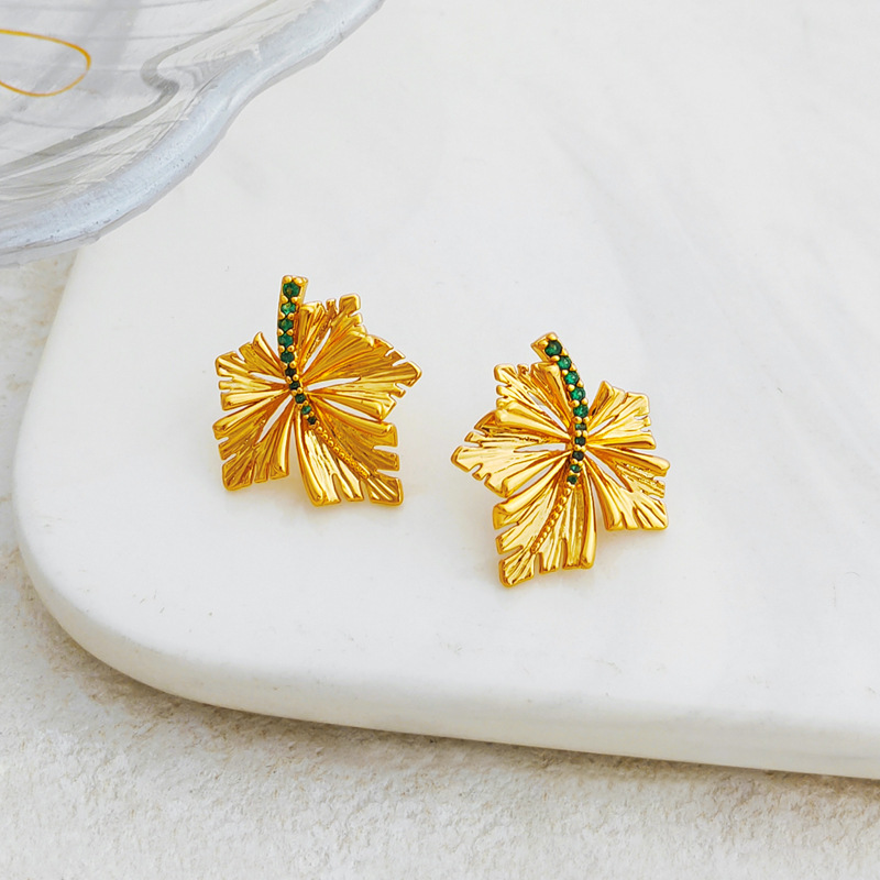 Retro Maple Leaf Copper Inlay Artificial Gemstones Earrings 1 Pair