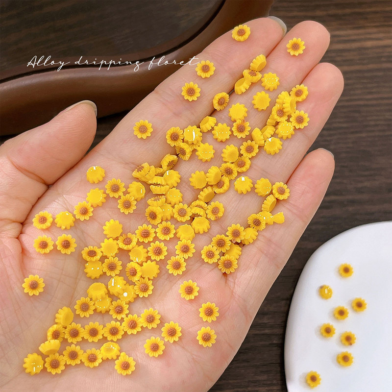 6mm resin daisy summer nail art materials, 3D decorations for earrings, hair clips, and DIY nail flower accessories 6mm resin daisy summer nail art materials, 3D decorations for earrings, hair clips, and DIY nail flower accessories