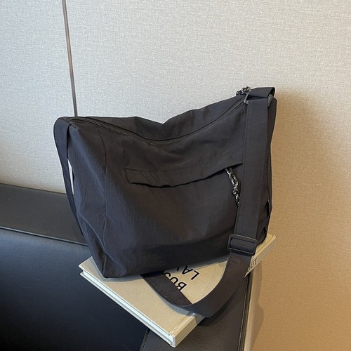 Ladies' Leisure Bags 2025 New Lightweight Versatile Travel Tote Single Shoulder Bag Large Capacity School Commute Crossbody Bag