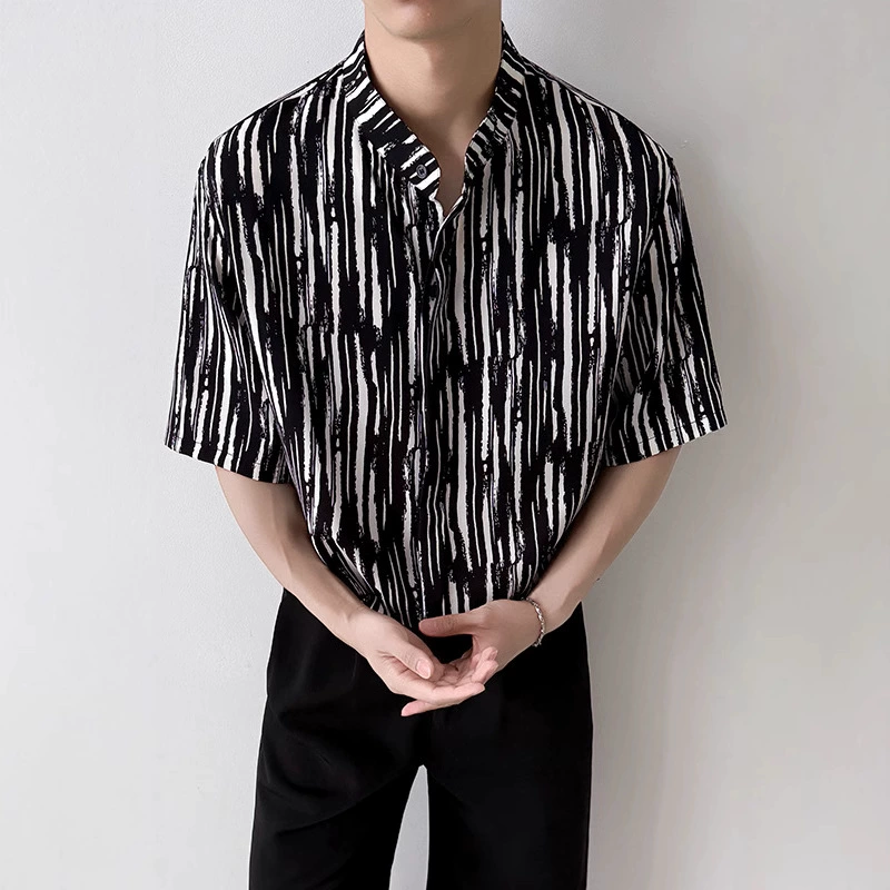Летняя рубашка в корейском стиле в легком зрелом стиле с воротником-стойкой из ледяного шелка, темная рубашка со средним рукавом, черно-белая красивая драпированная свободная рубашка с принтом тай-дай