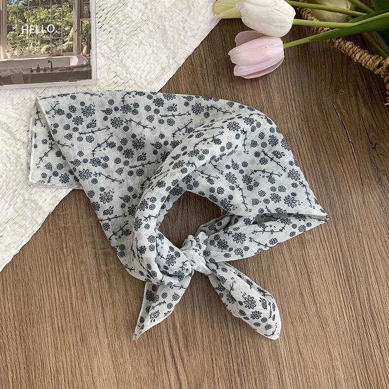 Pañuelo cuadrado pequeño, bufanda de seda, pañuelo floral de moda de verano para mujer, cinturón para el cabello de estilo pastoral, bufanda pequeña de alta calidad, accesorios para el cabello multifuncionales