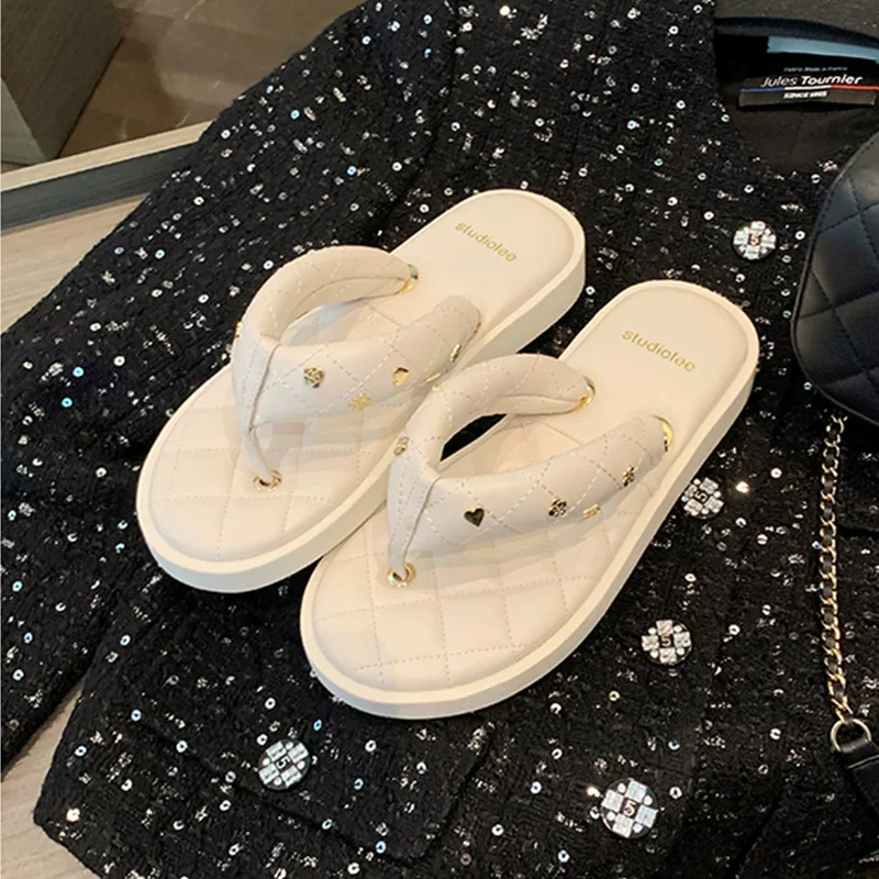 Summer slippers with diamond pattern for leisure, genuine leather, soft sole
