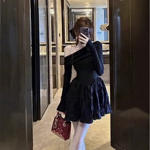 纯欲辣妹露肩连衣裙女春秋季大码胖mm法式收腰一字肩蓬蓬小黑裙子