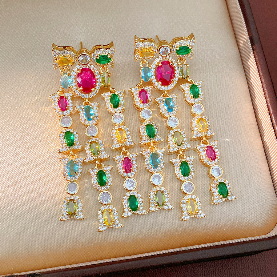 Medieval aguja de plata vintage flor de diamante pendientes de bordillo ligero de lujo de alto nivel pernos de joyería exquisita conjunto