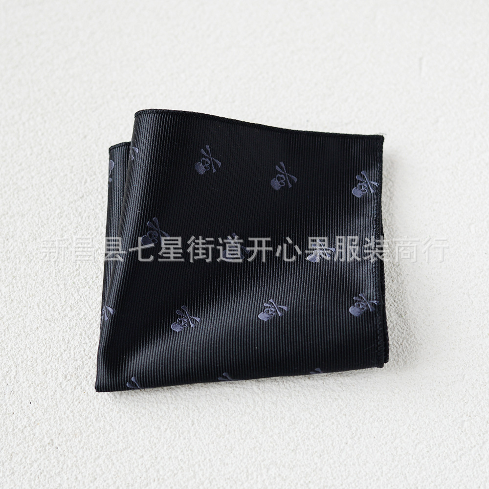 Traje de hombre pequeña bufanda cuadrada fábrica al por mayor moda poliéster accesorios de moda Vintage bordado patrón Toalla de bolsillo ropa de hombre