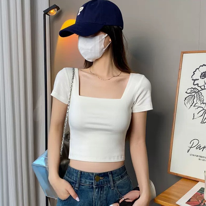 흰색 (사각형 목과 노출된 배꼽을 가진 핫한 소녀들이 엄선한)