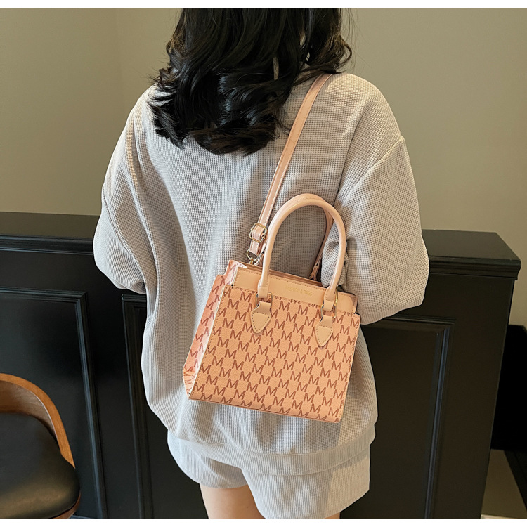 510g Weight Zipper Closure Type Single Shoulder Strap Strap Type Shoulder Bag Bags Type Casual Occasion Pu Leather Material Letter Pattern All Seasons Season Women's Gender Streetwear Style Square Shape Small Size Women's Small Pu Leather Letter Streetwear Square Zipper Shoulder Bag 3