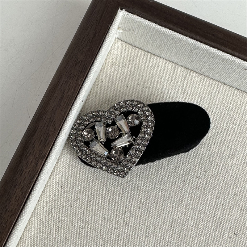 Fermaglio per capelli a forma di becco d'anatra con strass quadrati floccati in stile coreano Mini fermaglio per capelli con frangia piccola di alta qualità_voghion.com