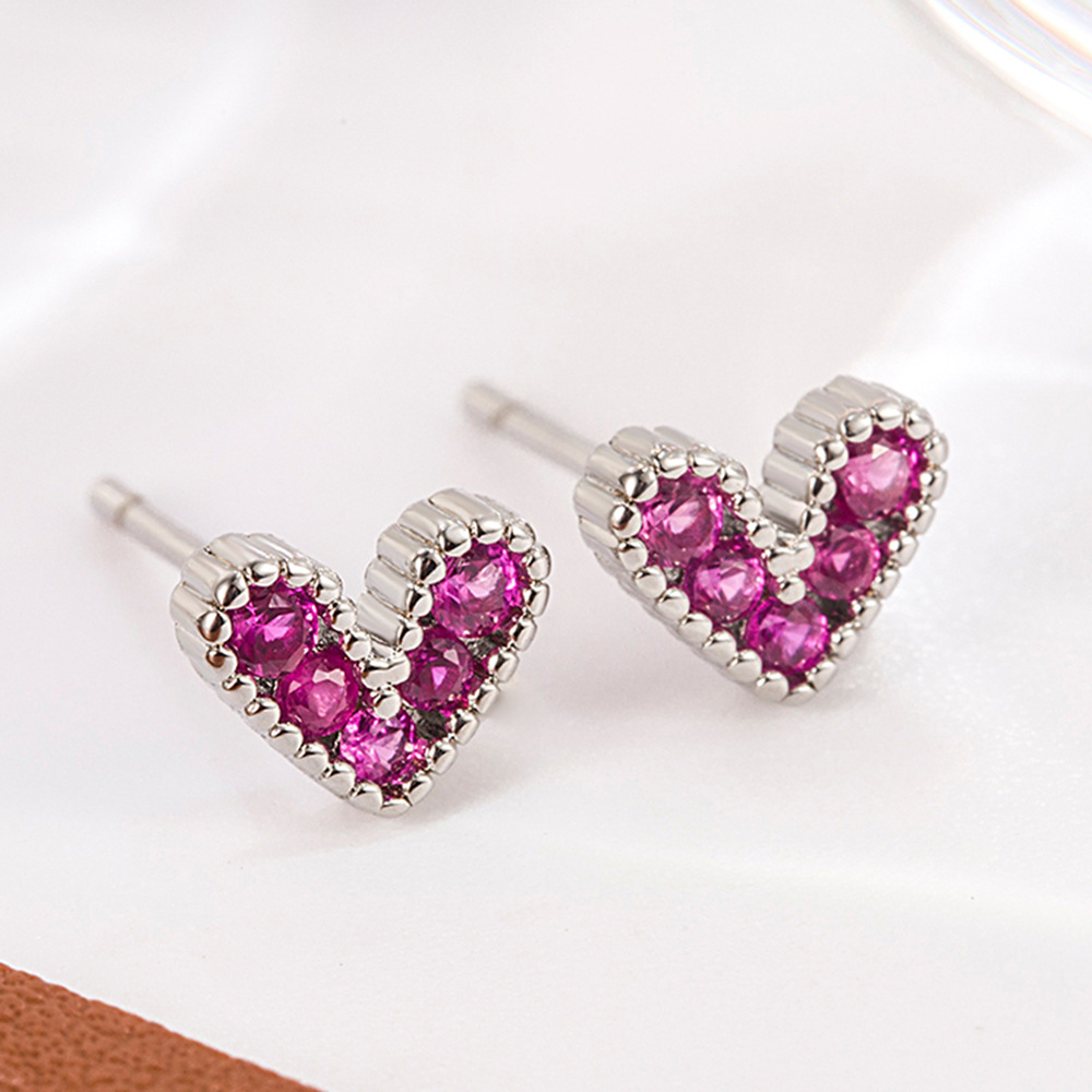 Retro fashionable earrings