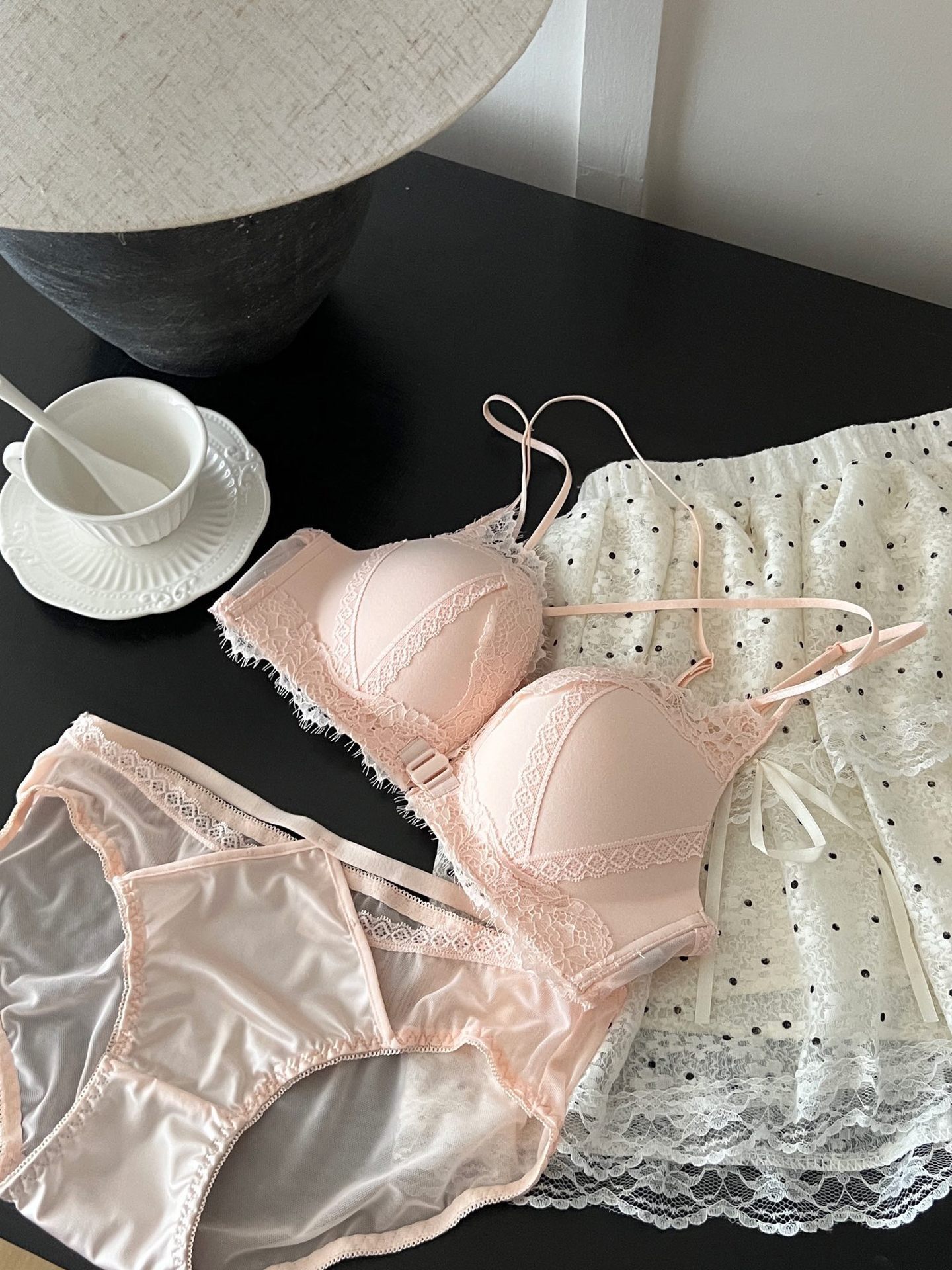 라이트 핑크 싱글피스