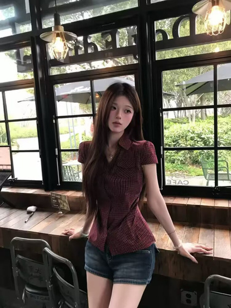 Retro red summer shirt