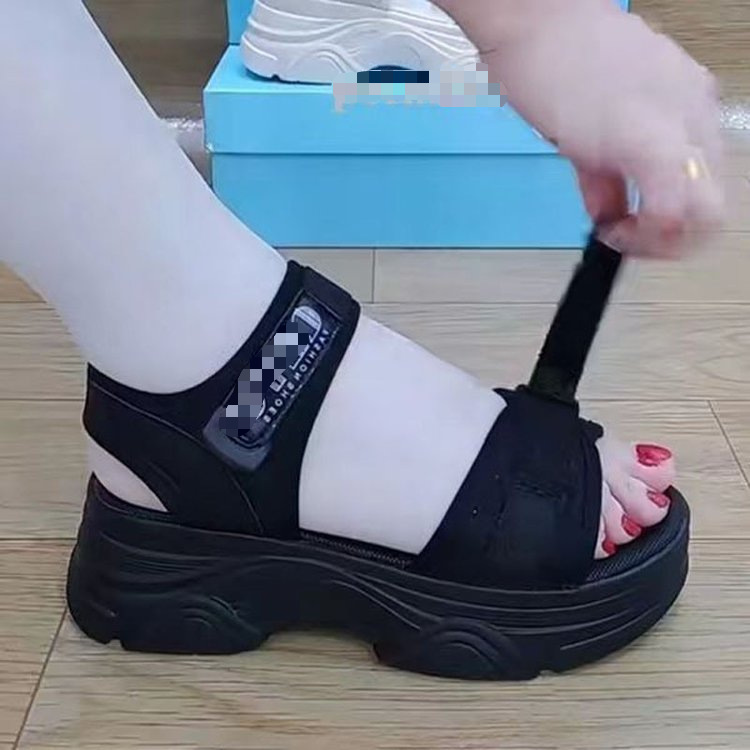 Sandallas deportivas para mujeres 2026 nuevo verano con falda velcro con una pendiente gruesa de fondo suave muffin zapatos de playa para mujeres