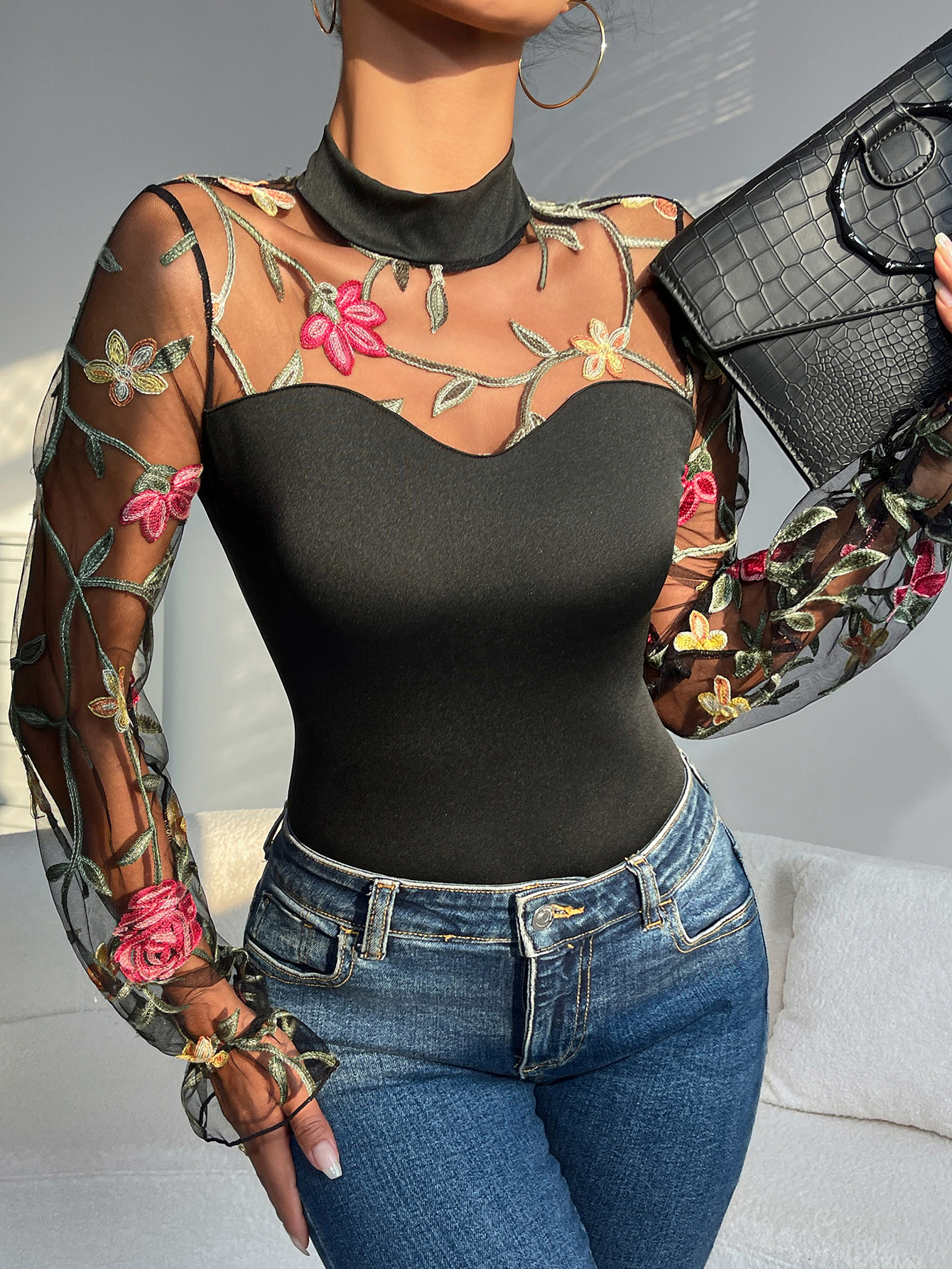 Mamas de burbuja de malla bordada perspectiva hueco moda de manga larga ropa de mujer comercio exterior extranjero transfronterizo sexy camiseta delgada