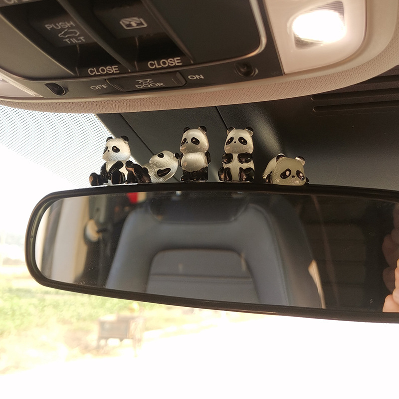 Linda decoración de coche panda pantalla de control central espejo retrovisor reflectante adorno muñeca de coche adorno de adorno de coche mujer
