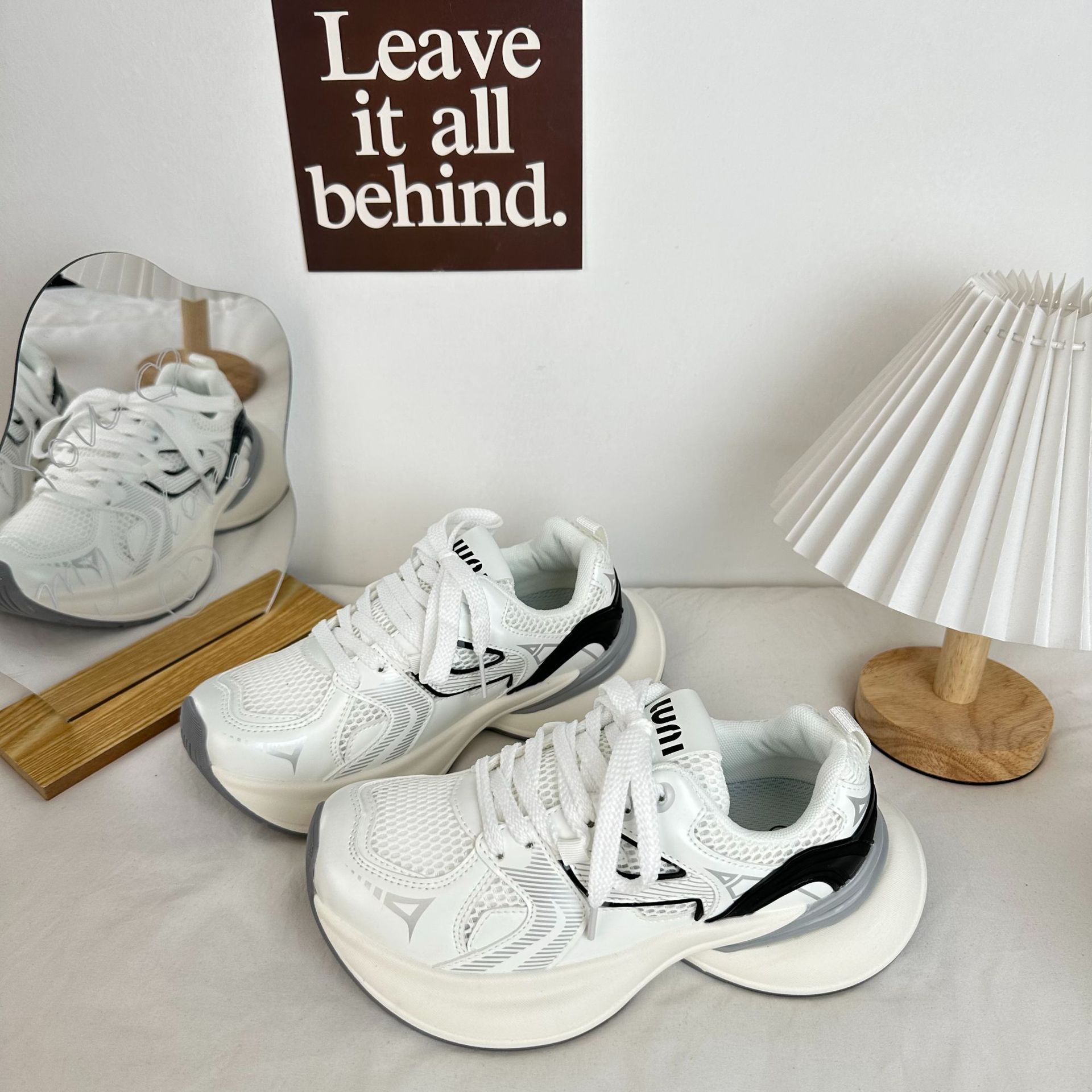 2024 yuanbo nuevos zapatos de malla transpirables para mujeres de verano con una parte inferior gruesa, zapatos de padre de estilo coreano, zapatos de mujer universales