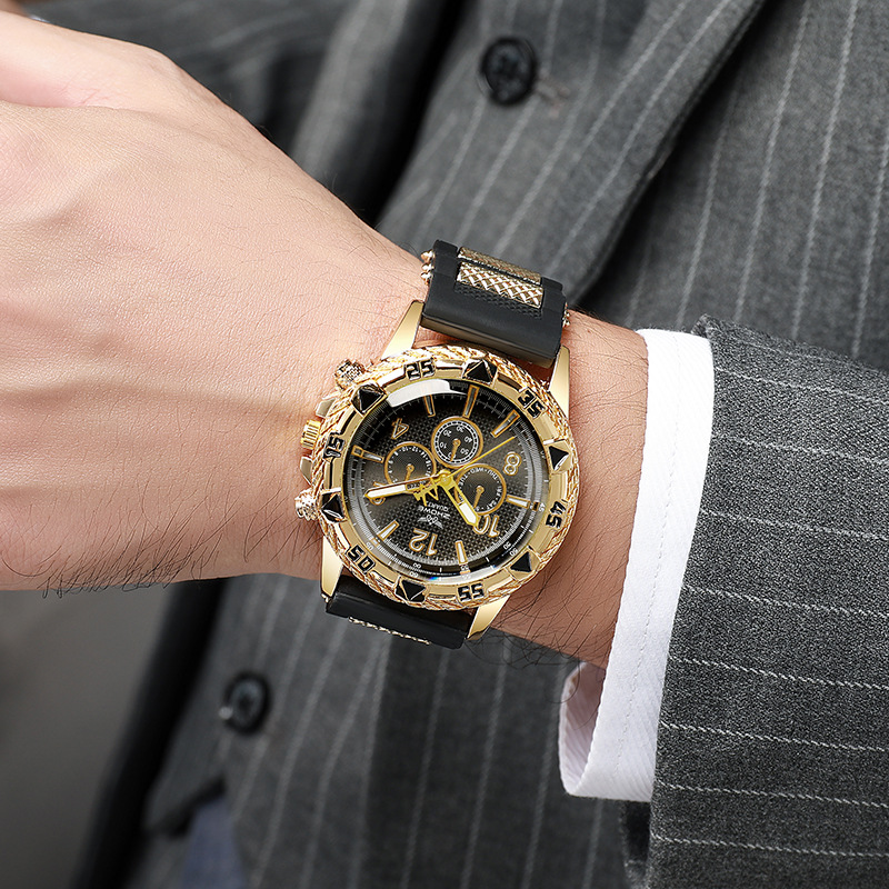Nueva moda casual reloj de cuarzo de cristal de luz azul deportes dial grande falso reloj de hombre de temperamento de negocios de tres ojos