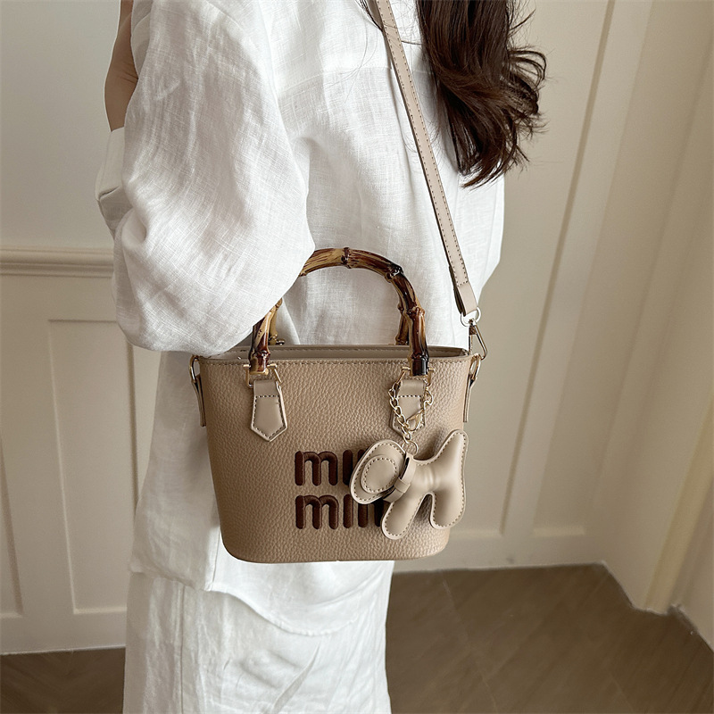Casual and Stylish New Cross-Border Bucket Bag, Casual and Stylish, Large Capacity, Simple, Trendy, Light Luxury, Cute Handbag