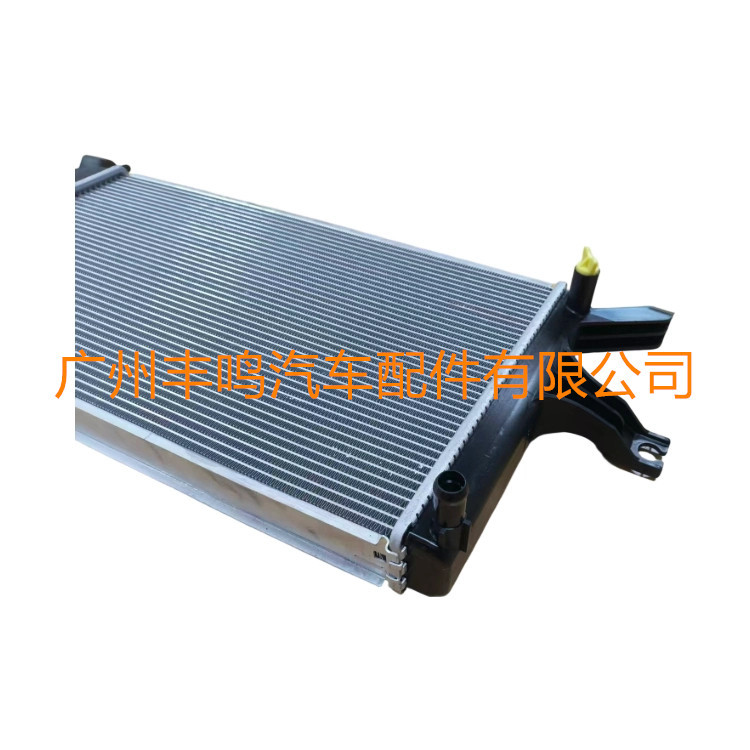 Car Radiator Intercooler 16550-0E010 for Toyota Hilux Diesel Version