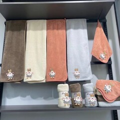 日韓系の新型うさぎのサンゴのタオルのバスタオルの大人の家庭用のティッシュのプレゼントのカバーは柔らかくて吸水します。