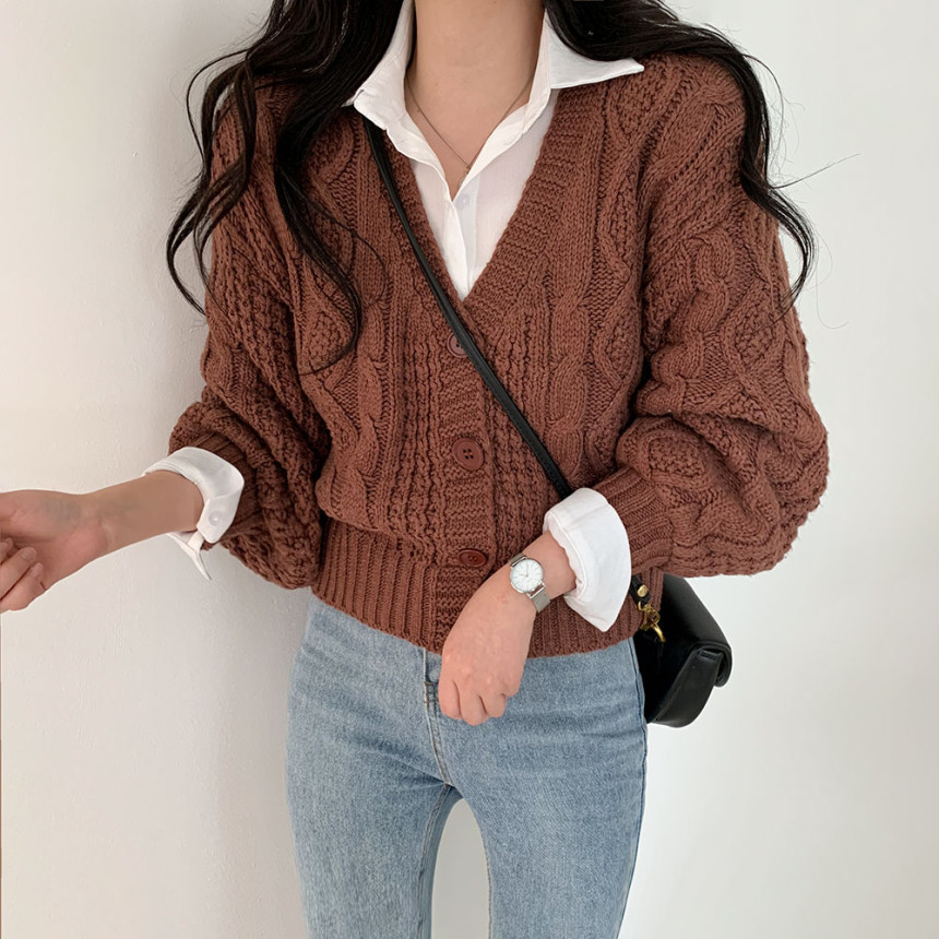 2025 otoño e invierno coreano nuevo estilo suéter torcido chaqueta mujer reducción de edad adelgazante cuello en V linterna manga suéter suelto mujer image 9