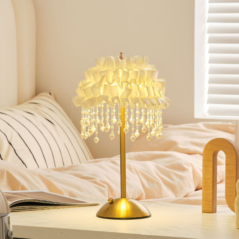 網紅新款少女創意北歐床頭燈浪漫溫馨臥室床頭絲帶檯燈充電式檯燈