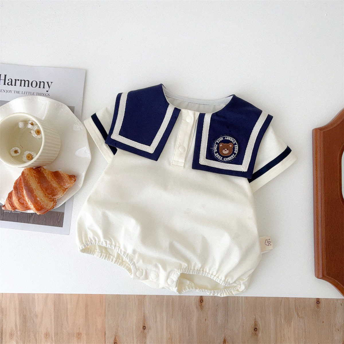 Ropa para niños coreanos, ropa de una pieza de estilo azul marino, estilo fino de verano, traje de escalada con cuello azul marino para bebés para hombres y mujeres, mameluco de pedo