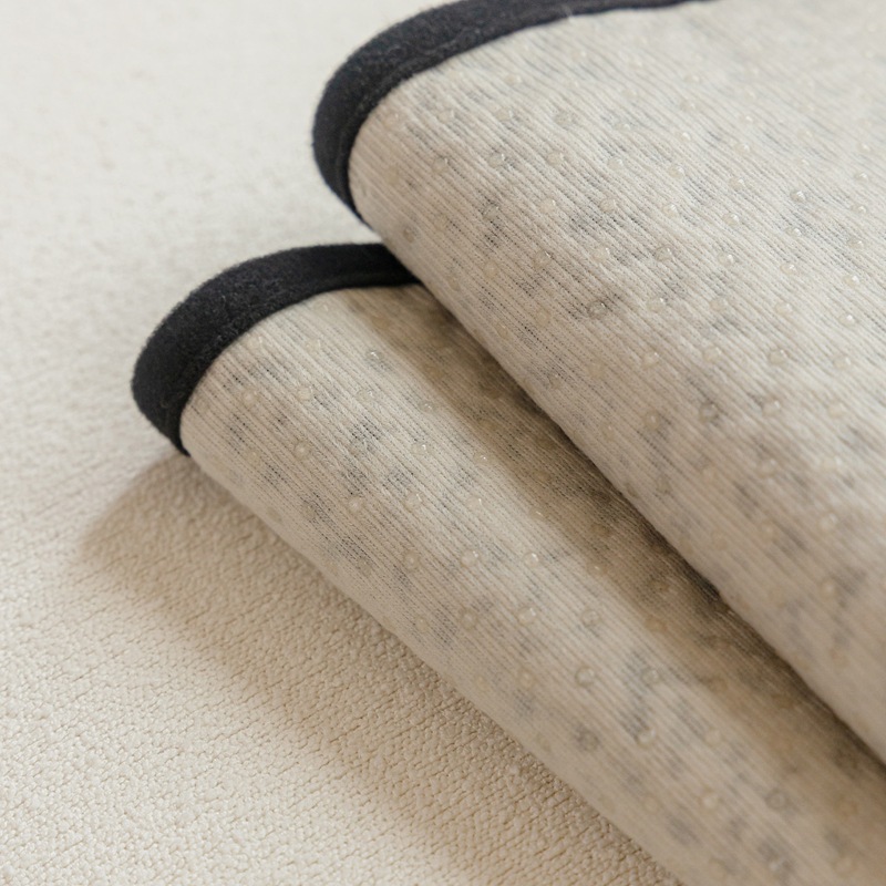 Skridsikkert luksus sofabetræk i fløjl til stuen_voghion.com