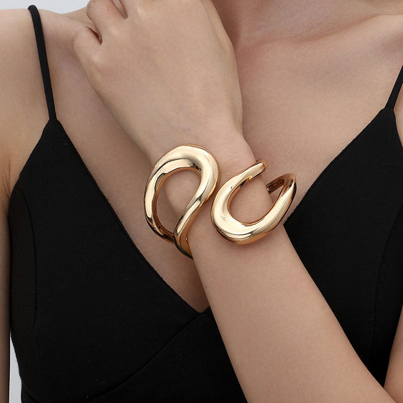 Joyas transfronterizas europeas y americanas Collar de nicho de múltiples capas de moda simple Choker Personalidad Estilo exagerado Collar Pulsera Mujer