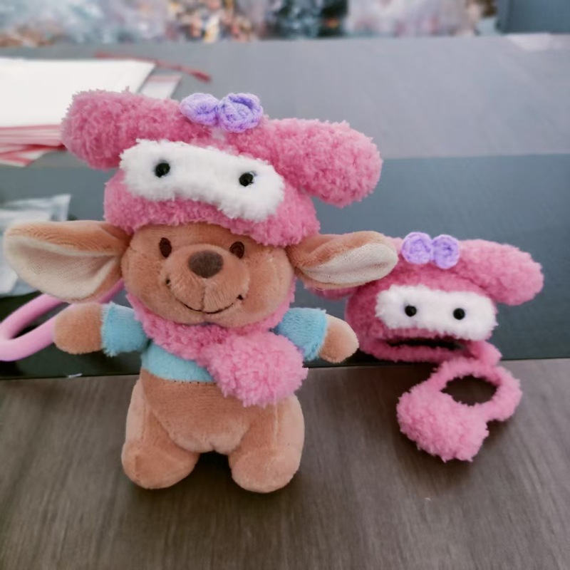 超萌えパジャマカンガルーのぬいぐるみのカバンにストラップをつけて、彼女の親友の誕生日プレゼントをプレゼントします。|undefined