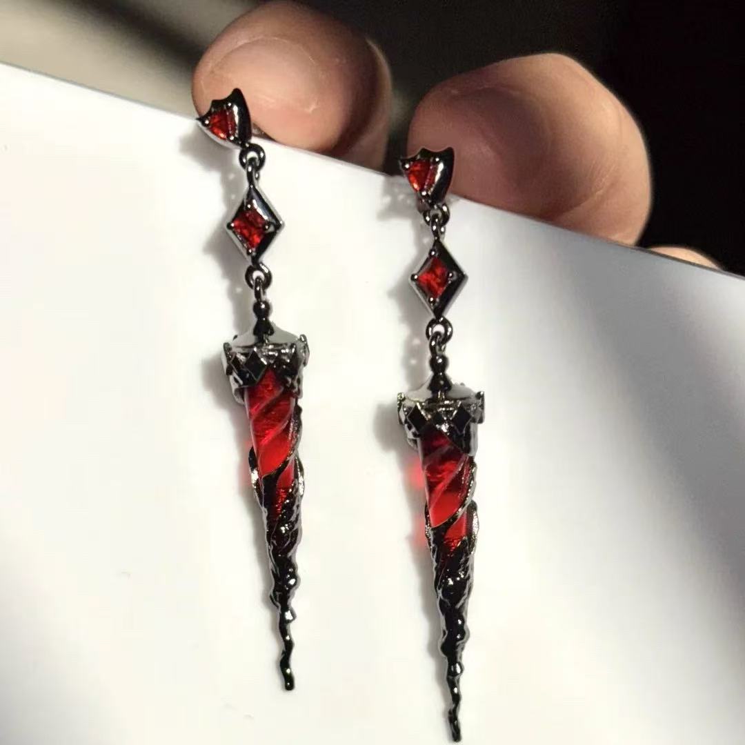The Same Style as the Dragon Plastic Main Control Earrings, Abyss Lord Card, 2D Cosplay Tanuki Earrings, Sweet and Cool