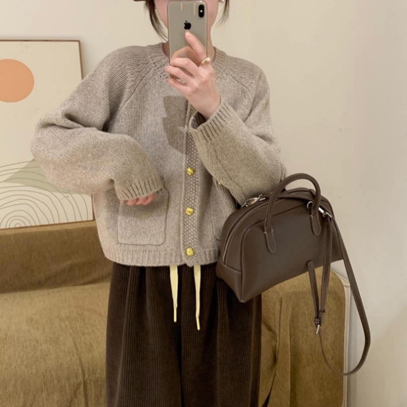 2024 otoño nuevo estilo coreano pequeño estilo de moda suéter de botón de oro cardigan temperamento dulce corto abrigo de punto image 10