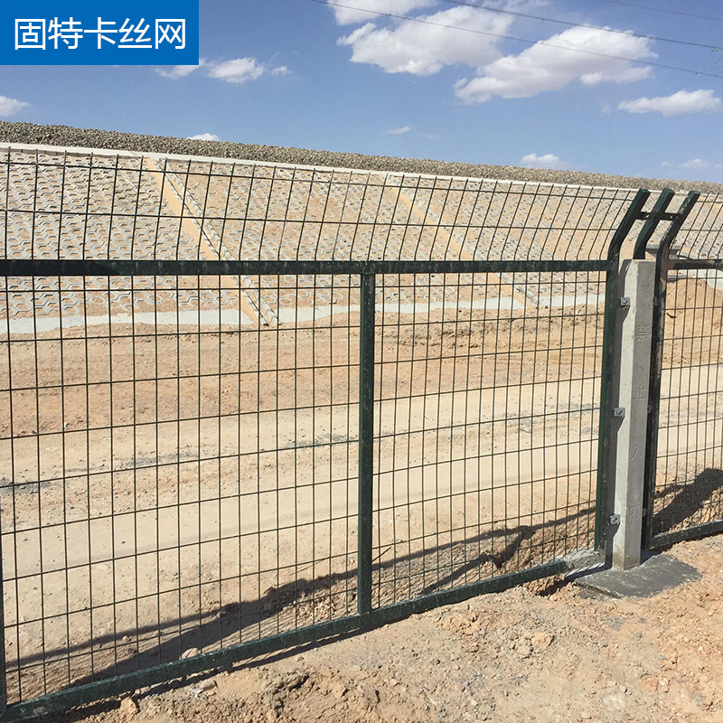 金属铁路防护栅栏通线2012铁路护栏8001 火车隔离防护8002栅栏