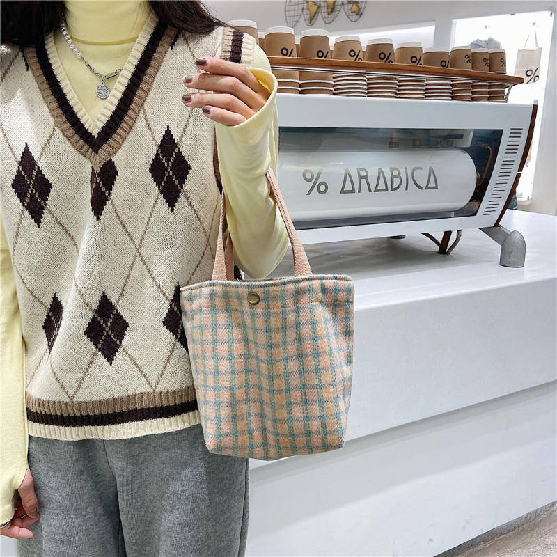 08181 Japanese-style woolen checkered bento bag, ins Korean-style handbag, fresh women's walking lunch box, small handbag wholesale Item Picture