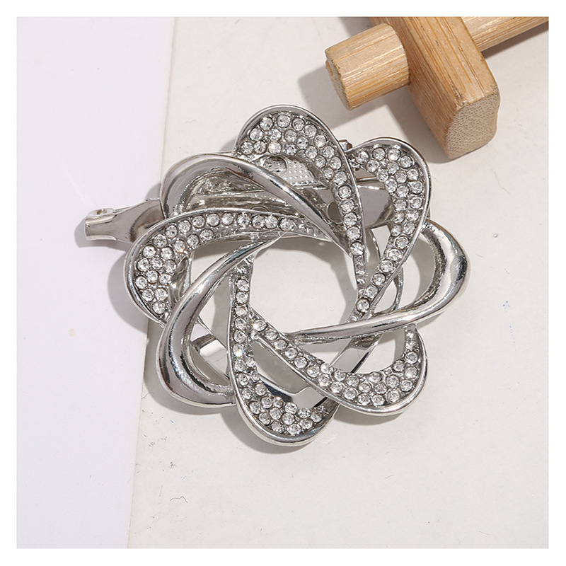 Universal brooch