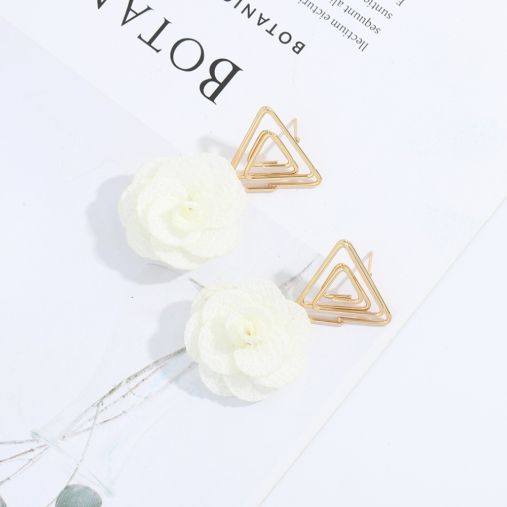 Korea New Retro Triangle Earrings display picture 6