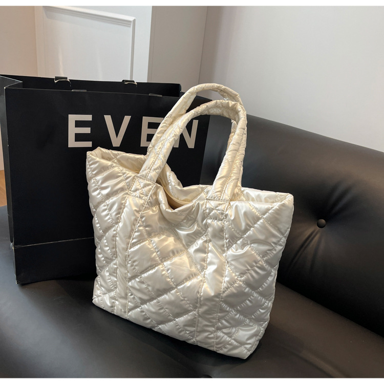 Nuova borsa da donna di grande capacità, alla moda e semplice, monospalla, borsa da ascella, borsa da viaggio versatile a forma di diamante, borsa tote a mano_voghion.com