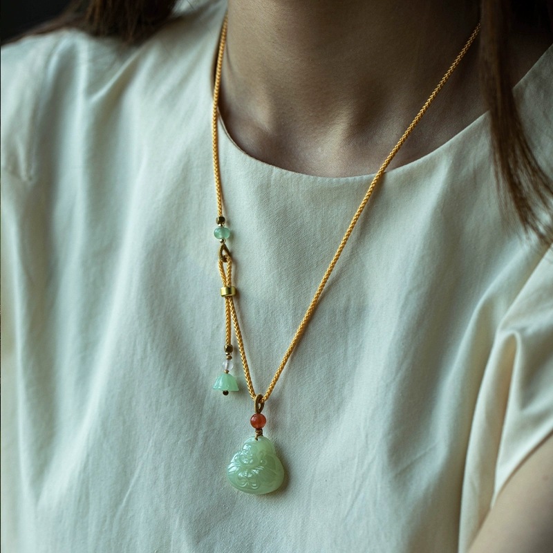 자연적인 HETIAN JADE QINGSHUI 껴안는 부처님 모직 사슬 QINGSHUI 컬러 제이드 큰 배 부처님 남성 펜던트 옥 페이끈 목걸이