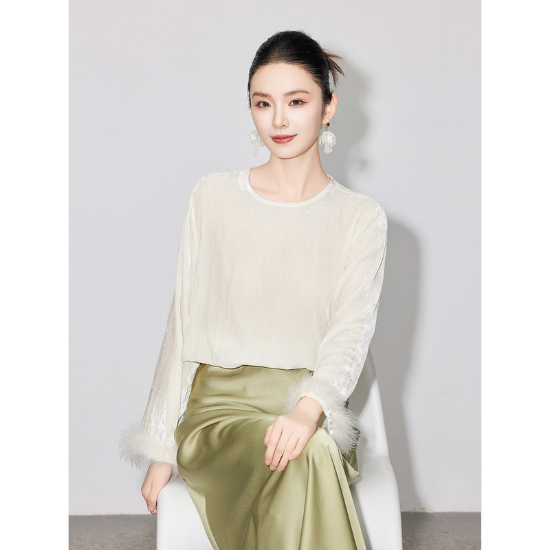 【Zhihetang】New Chinese-Style Round-Neck Velvet Base Shirt for Women, 2026 Spring New Elegant Long-Sleeve Top 86561