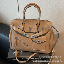 �߼���С������Ů2025�����¿�͹ņμ�б����r���������ذ�Ů��