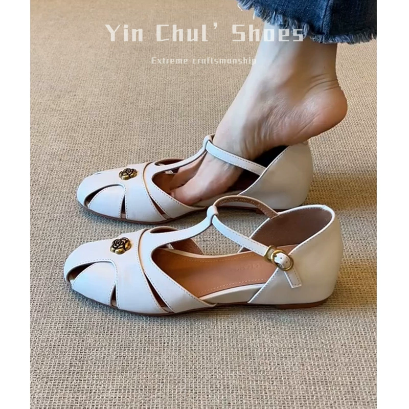 [Готовый запас и доставка за считанные секунды] Женские сандалии с носком Camellia, летние туфли, увеличивающие внутреннюю высоту, туфли Мэри Джейн с неглубоким горлышком и полой французской отделкой.